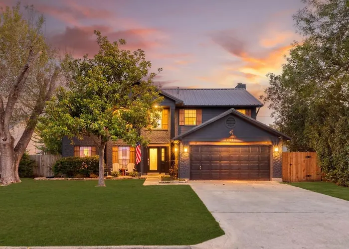 Timeless-texas-inn - Heated Pool Oasis & Lux Vibe Round Rock