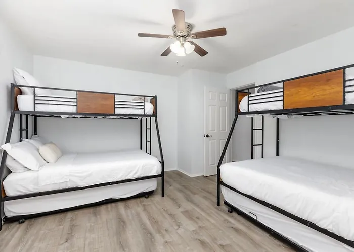 Timeless-texas-inn - Heated Pool Oasis & Lux Vibe Round Rock