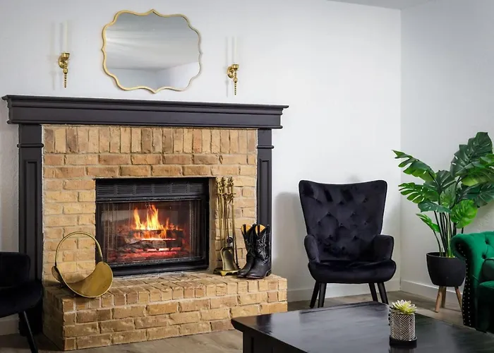 Holiday home Timeless-texas-inn - Heated Pool Oasis & Lux Vibe