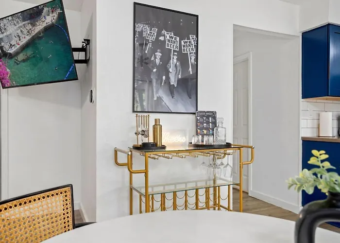 Timeless-texas-inn - Heated Pool Oasis & Lux Vibe