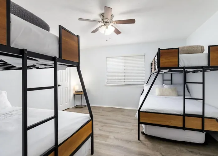 Holiday home Timeless-texas-inn - Heated Pool Oasis & Lux Vibe *