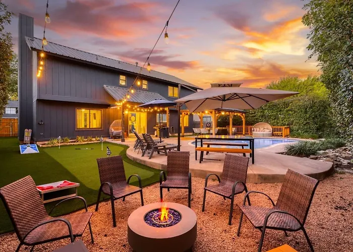 Timeless-texas-inn - Heated Pool Oasis & Lux Vibe