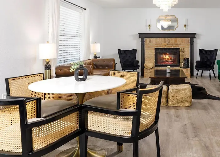 Holiday home Timeless-texas-inn - Heated Pool Oasis & Lux Vibe *